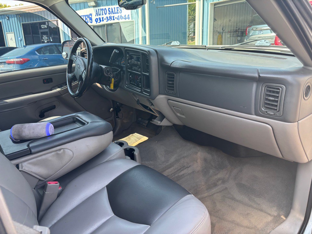 2005 Chevrolet Avalanche Image 8