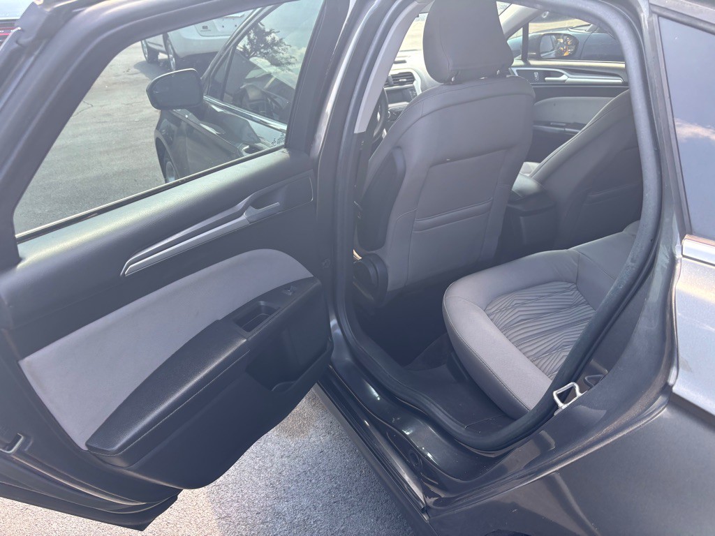 2016 Ford Fusion Image 8