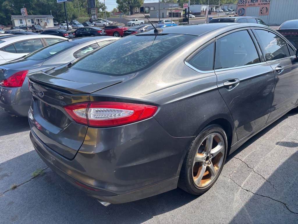 2016 Ford Fusion Image 10