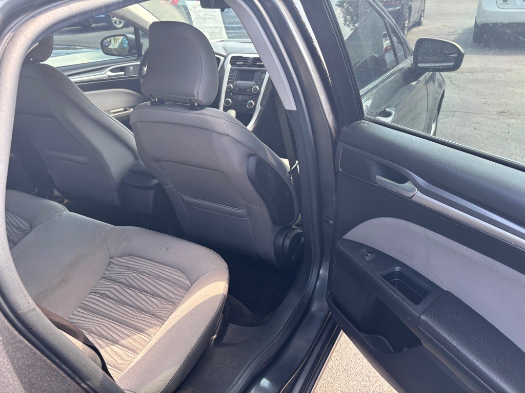 2016 Ford Fusion Image 14