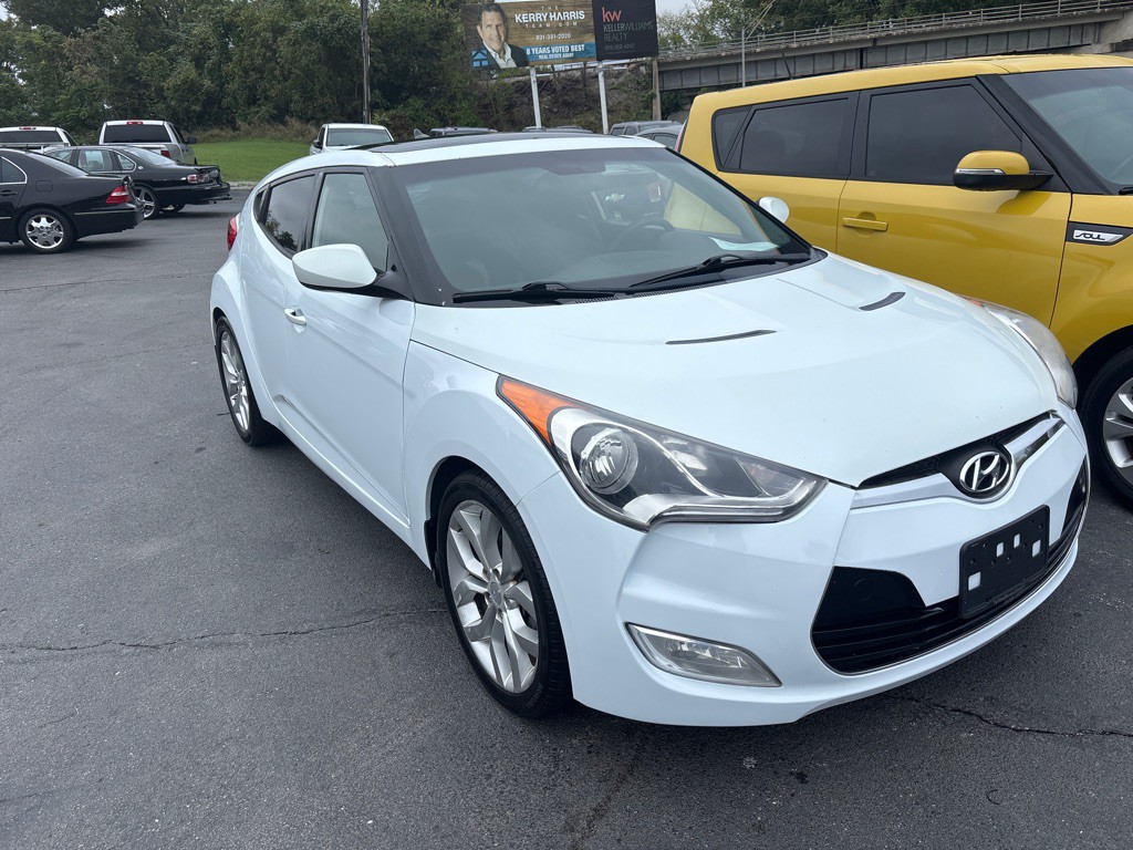 2013 Hyundai Veloster Image 4