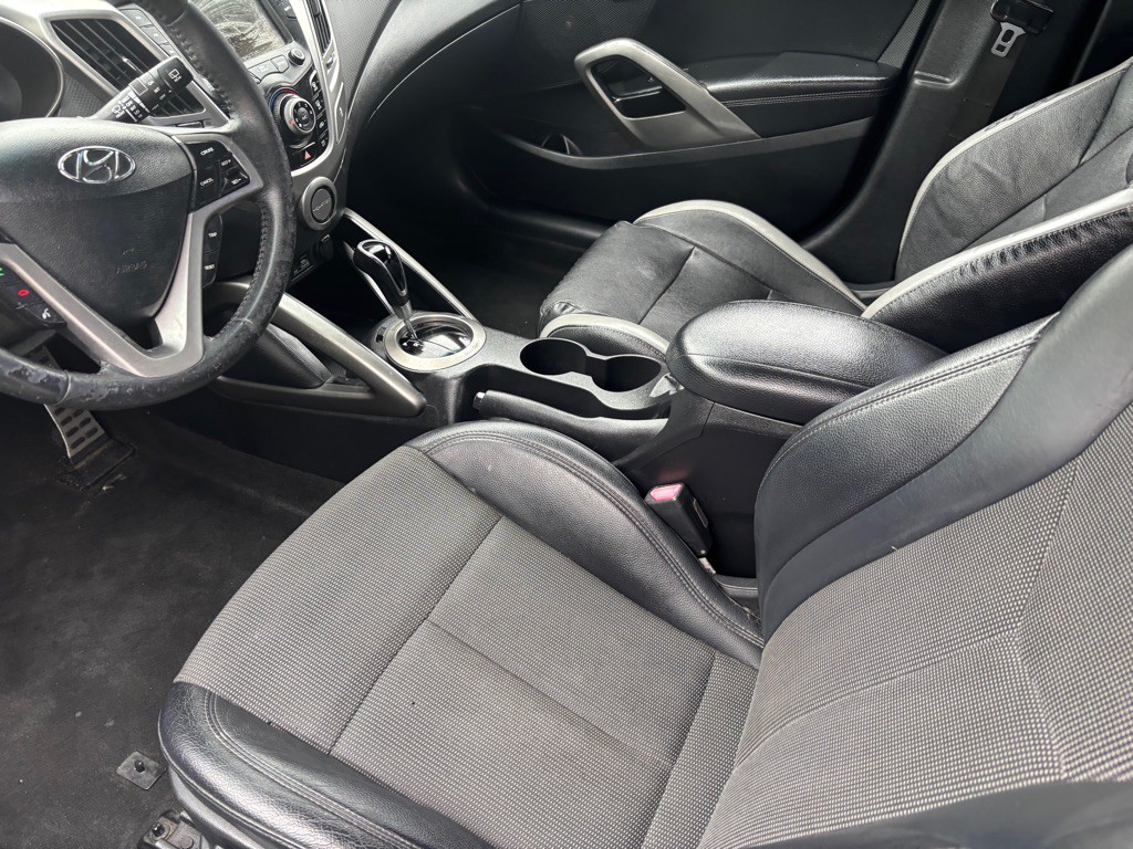 2013 Hyundai Veloster Image 5