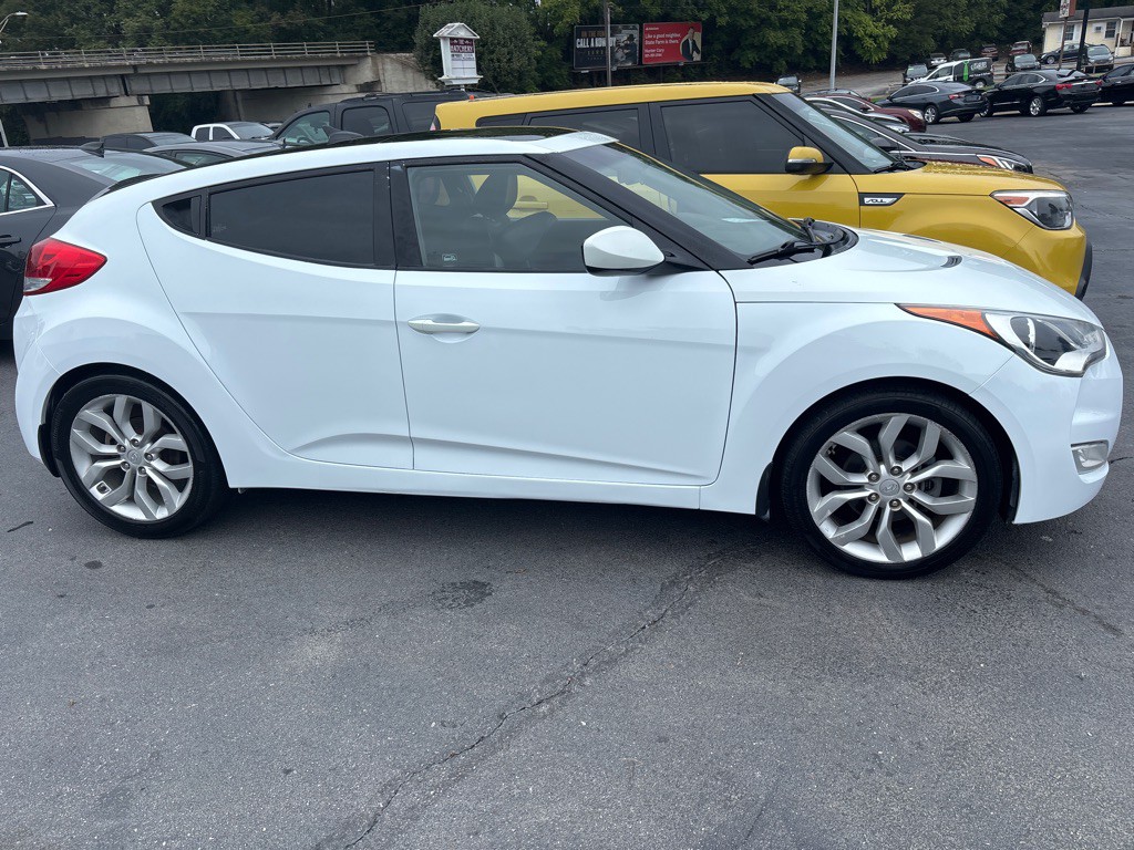 2013 Hyundai Veloster Image 7