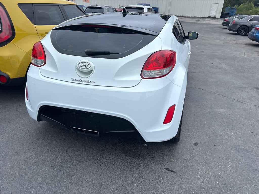 2013 Hyundai Veloster Image 10