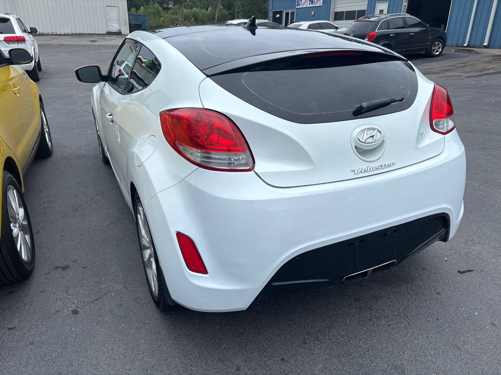 2013 Hyundai Veloster Image 14