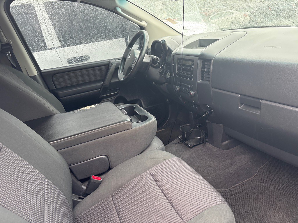 2010 Nissan Titan Image 14