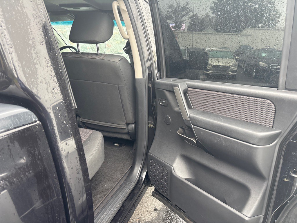 2010 Nissan Titan Image 15