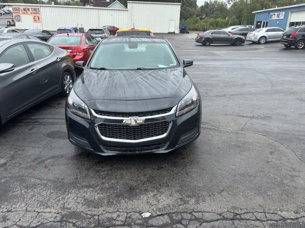 2016 Chevrolet Malibu Image 1