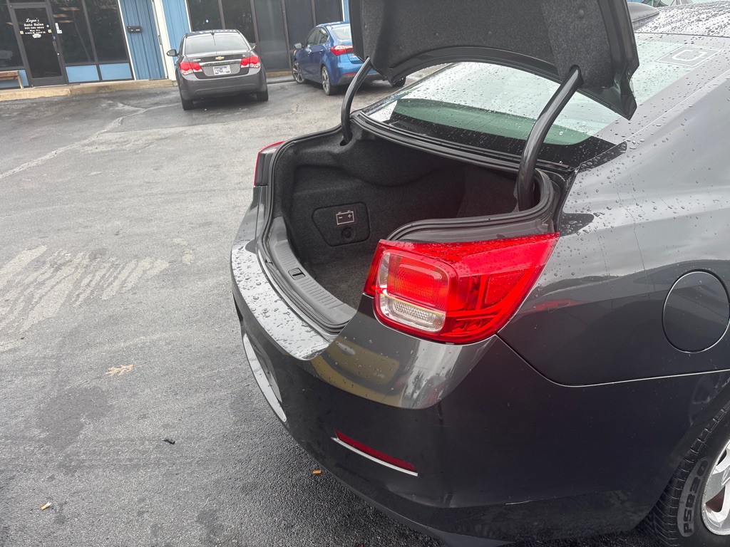 2016 Chevrolet Malibu Image 13