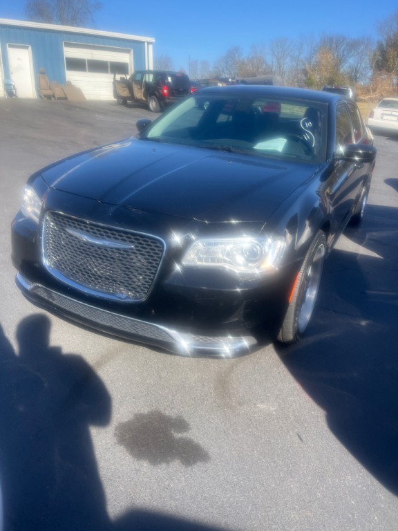 2015 Chrysler 300 Image 1