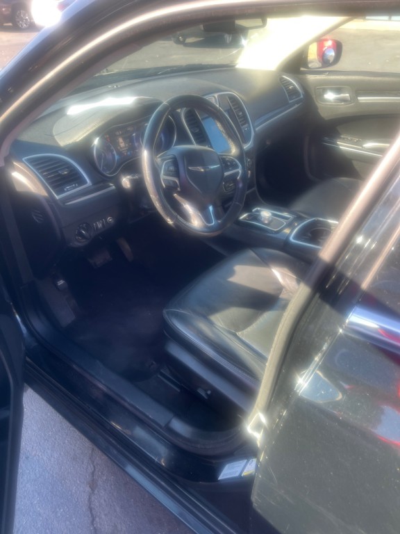 2015 Chrysler 300 Image 5