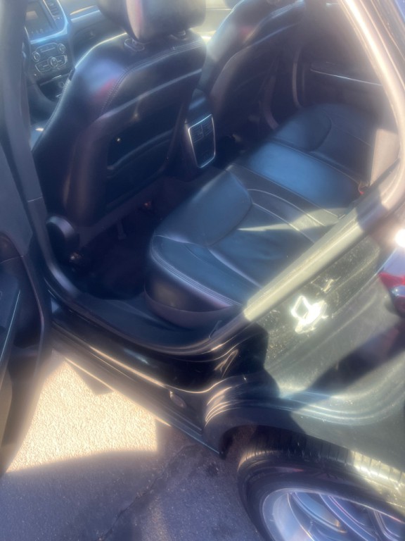 2015 Chrysler 300 Image 7