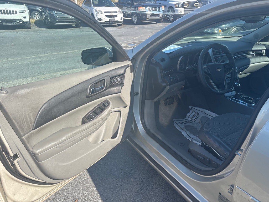 2014 Chevrolet Malibu Image 4