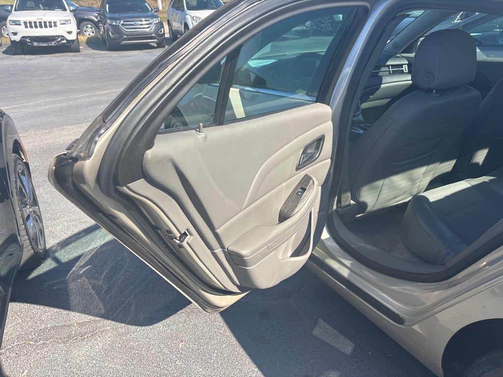 2014 Chevrolet Malibu Image 8