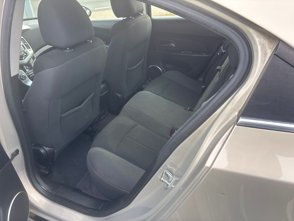 2011 Chevrolet Cruze Image 6