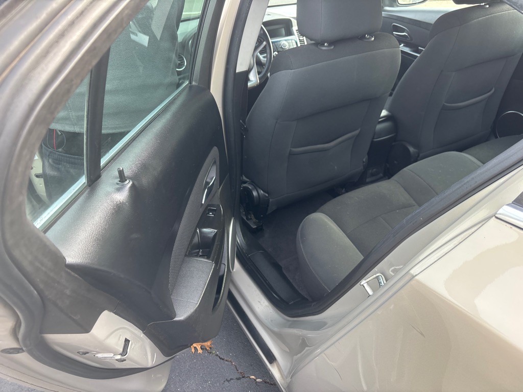 2011 Chevrolet Cruze Image 7