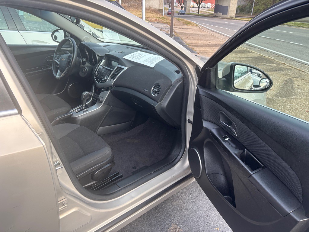 2011 Chevrolet Cruze Image 10