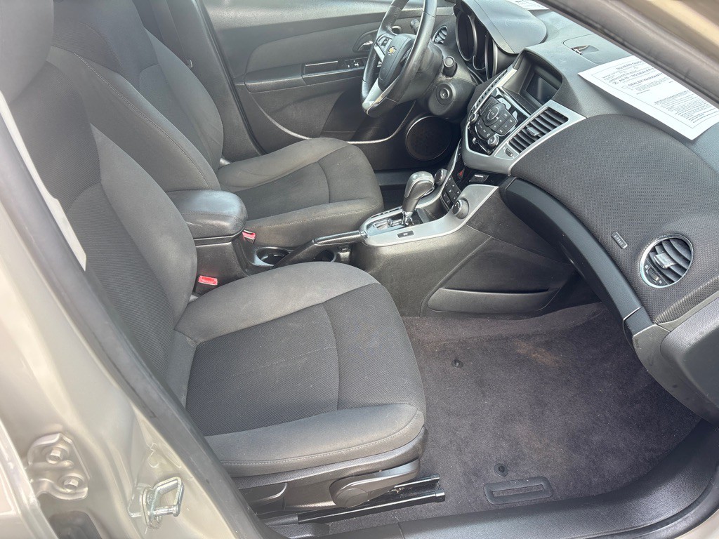 2011 Chevrolet Cruze Image 12