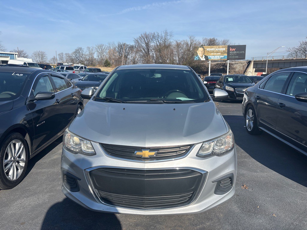 2017 Chevrolet Sonic Image 1