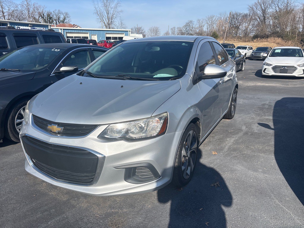 2017 Chevrolet Sonic Image 2
