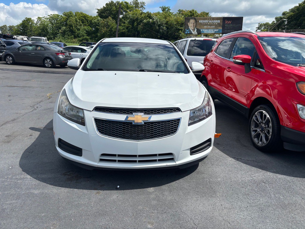 2014 Chevrolet Cruze Image 2