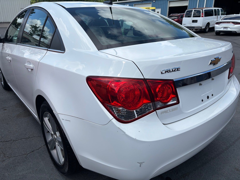 2014 Chevrolet Cruze Image 4