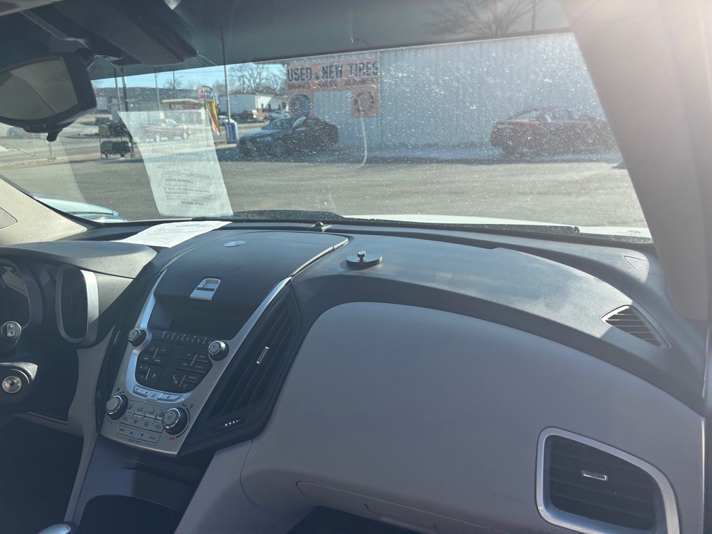 2011 Chevrolet Equinox Image 14