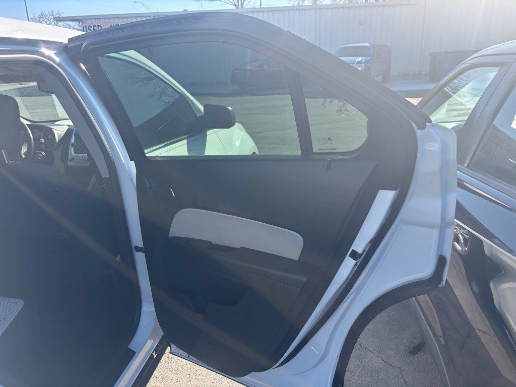 2011 Chevrolet Equinox Image 16