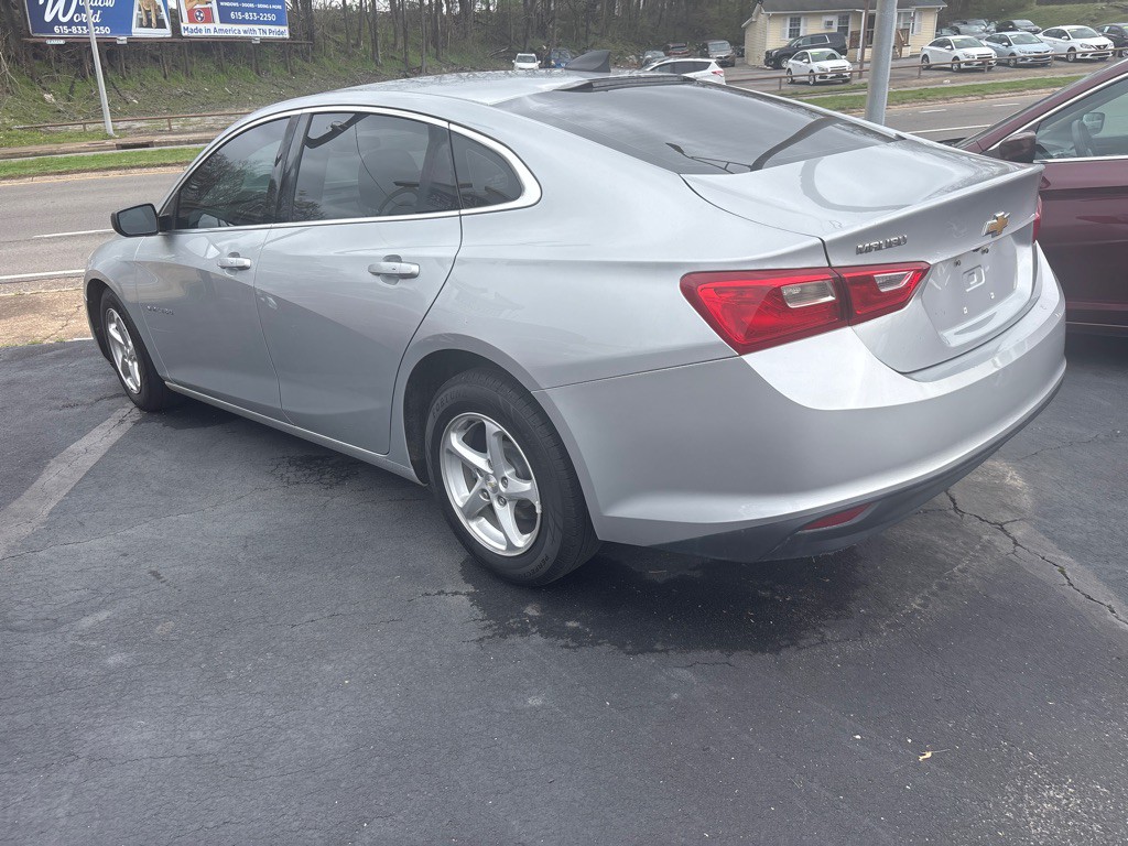 2018 Chevrolet Malibu Image 3