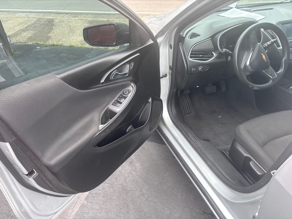2018 Chevrolet Malibu Image 6