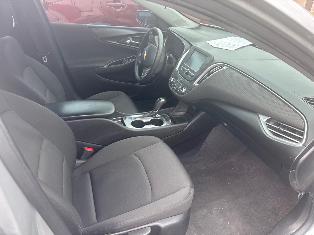 2018 Chevrolet Malibu Image 12