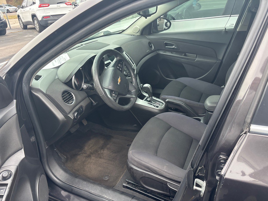 2015 Chevrolet Cruze Image 4