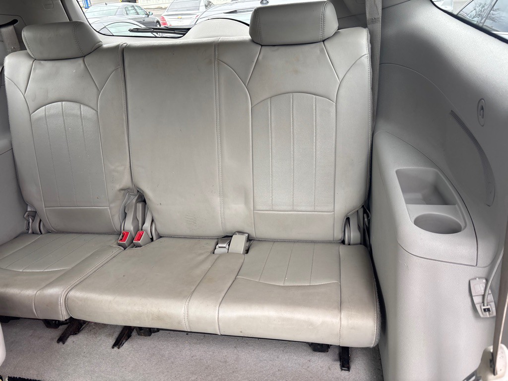 2011 Buick Enclave Image 10