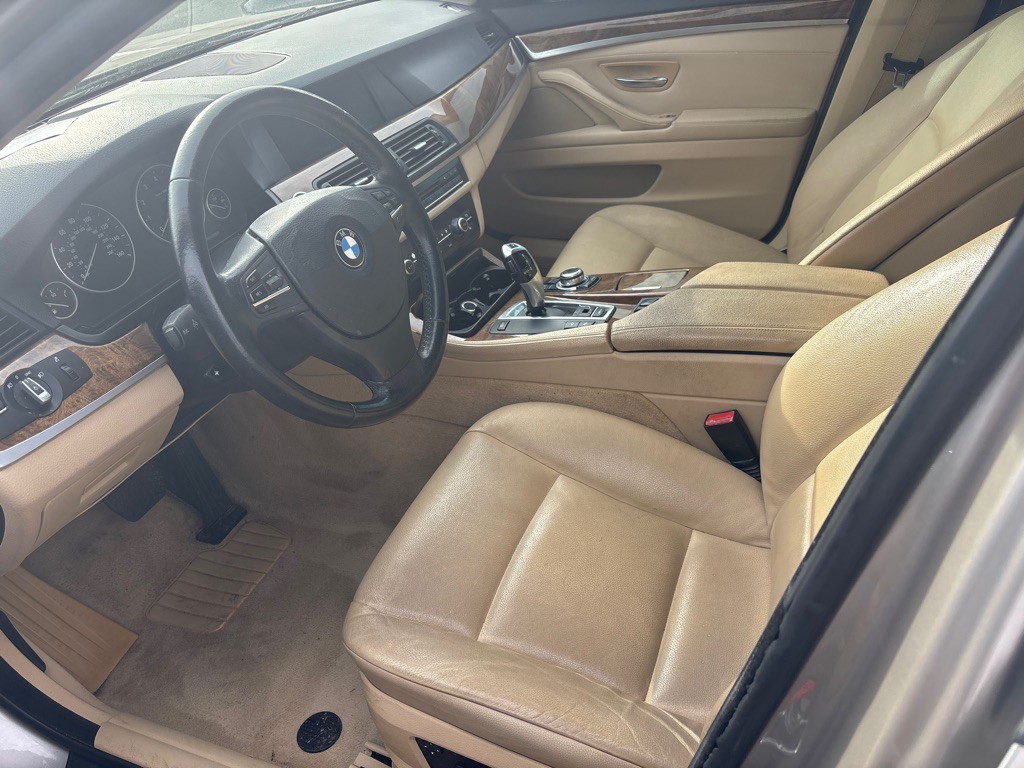 2011 BMW 5 Series Image 4