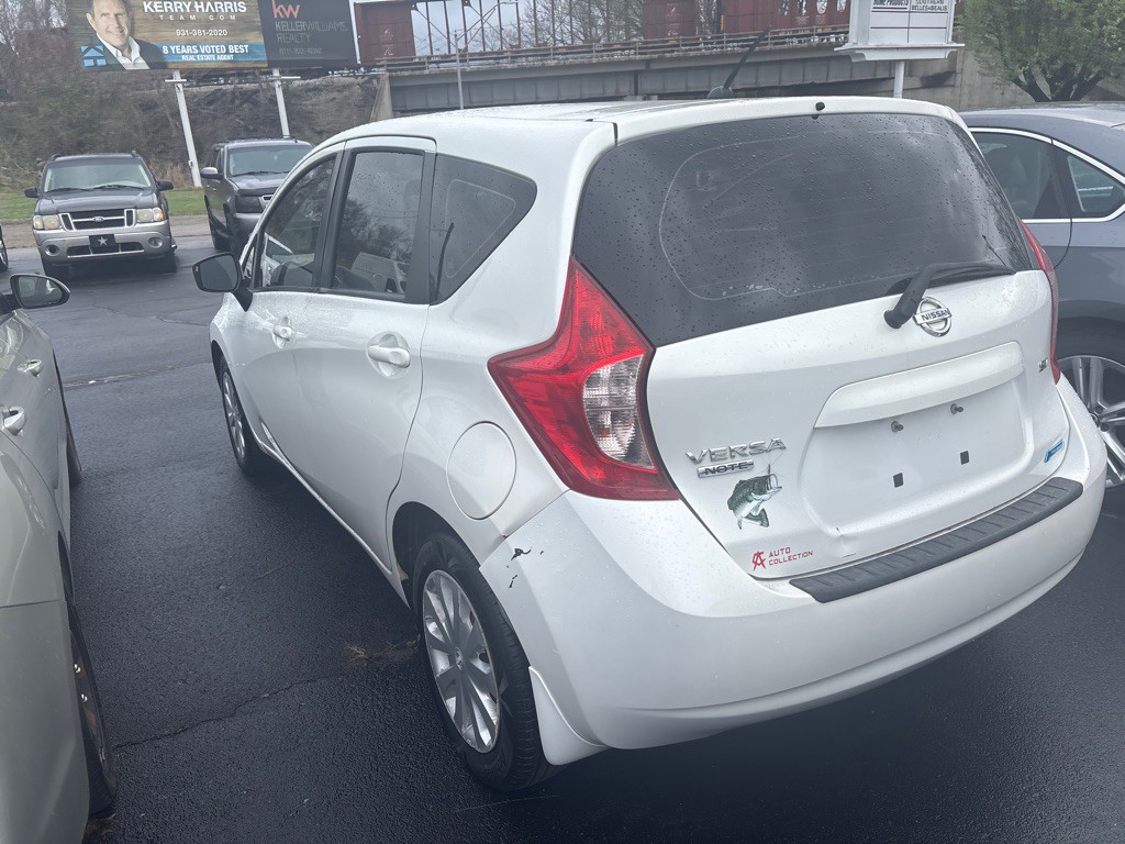 2015 Nissan Versa Image 3