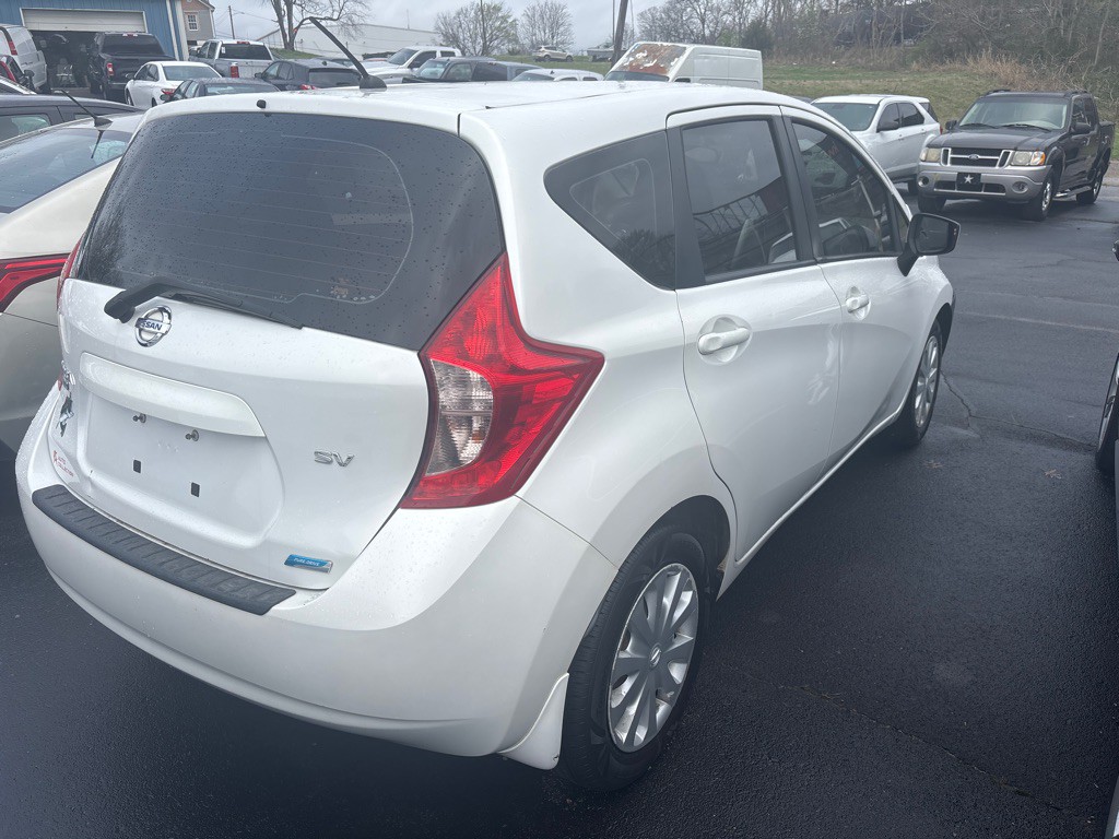 2015 Nissan Versa Image 4