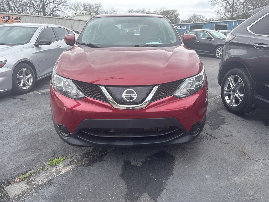 2019 Nissan Rogue Image 1