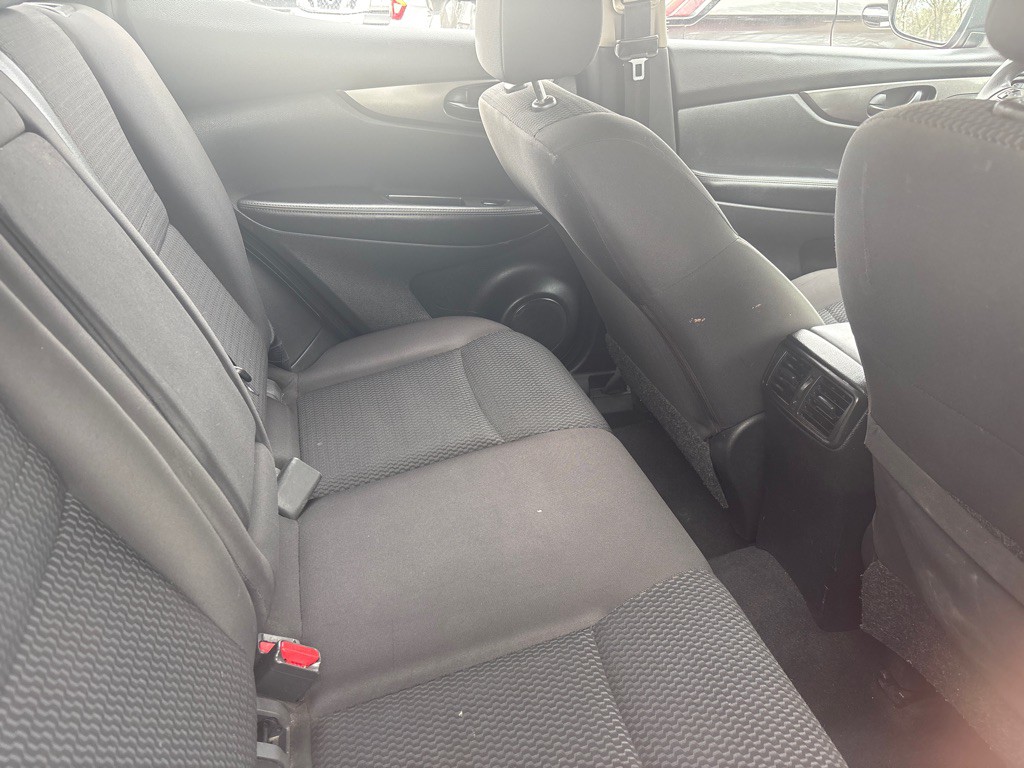 2019 Nissan Rogue Image 12