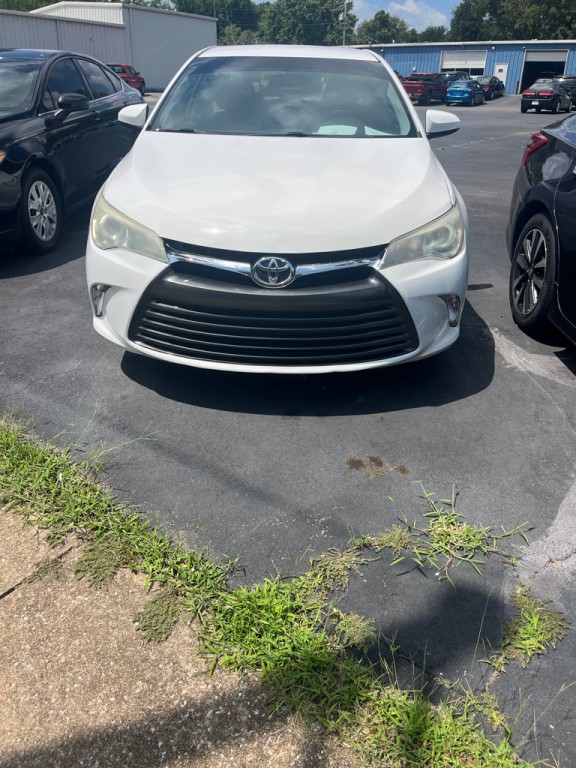 2016 Toyota Camry Image 1