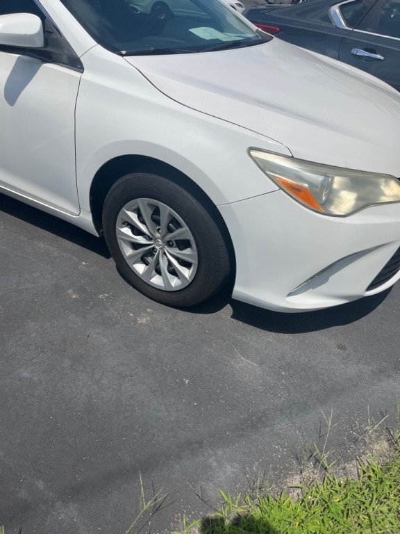 2016 Toyota Camry Image 3