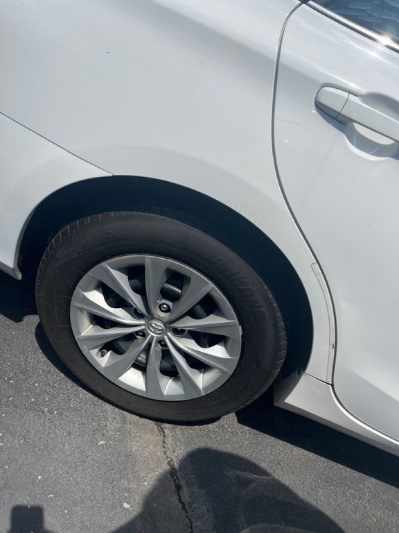 2016 Toyota Camry Image 4