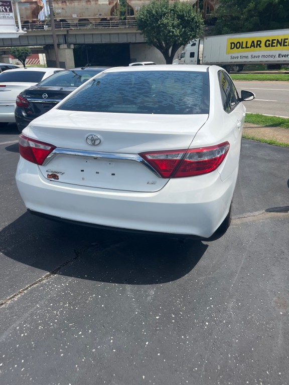 2016 Toyota Camry Image 5