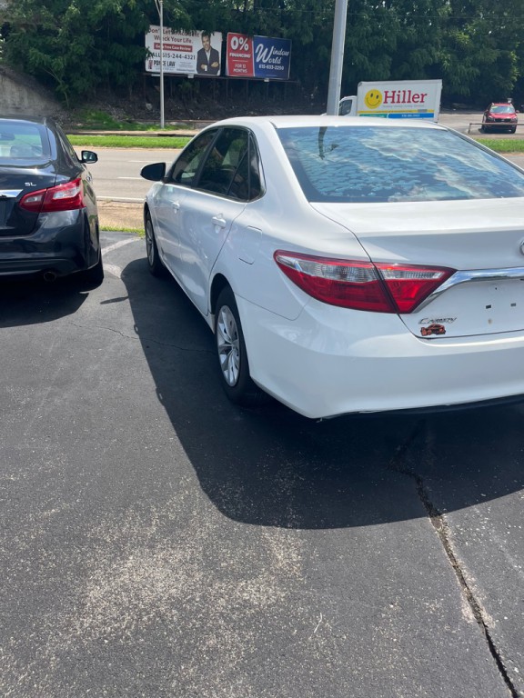 2016 Toyota Camry Image 6