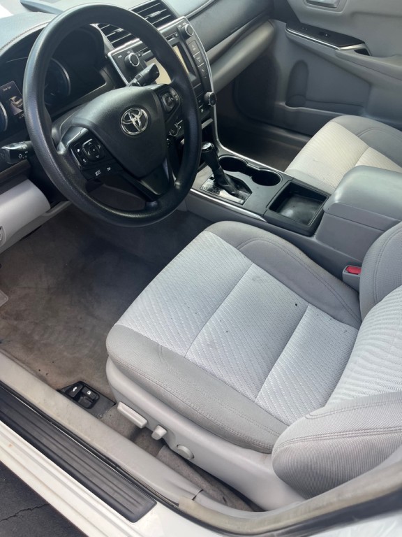 2016 Toyota Camry Image 11