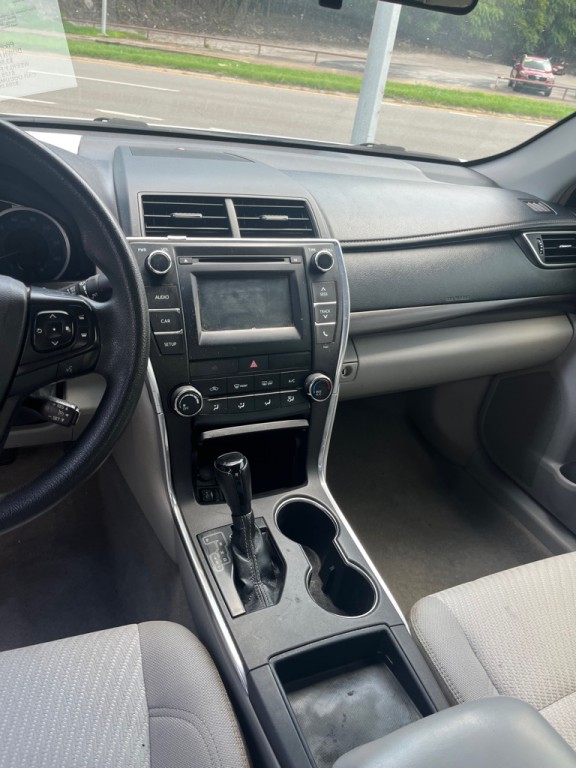 2016 Toyota Camry Image 12