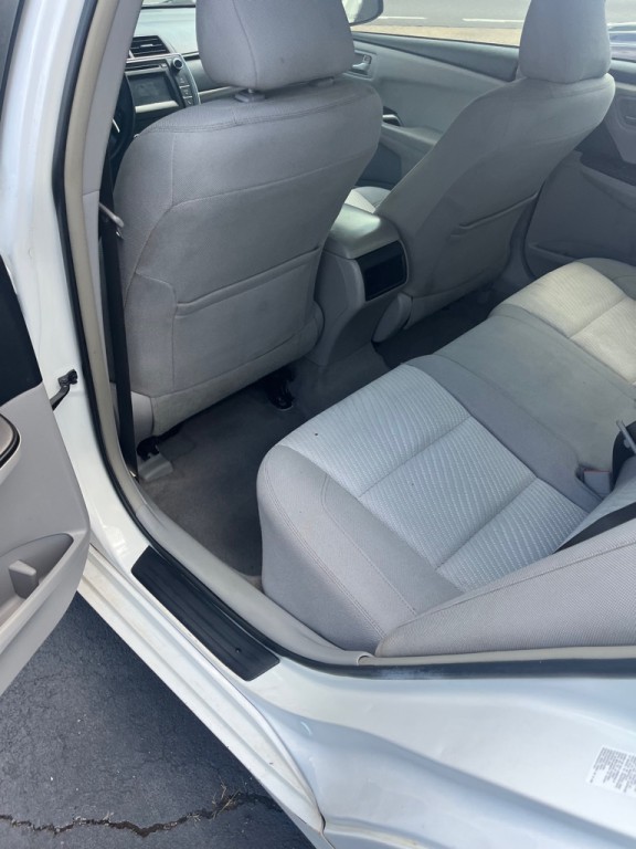 2016 Toyota Camry Image 14