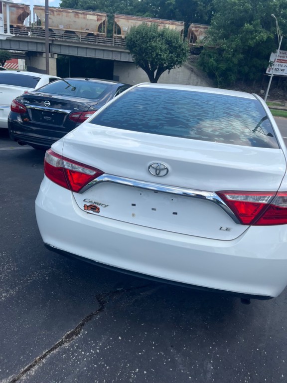2016 Toyota Camry Image 22