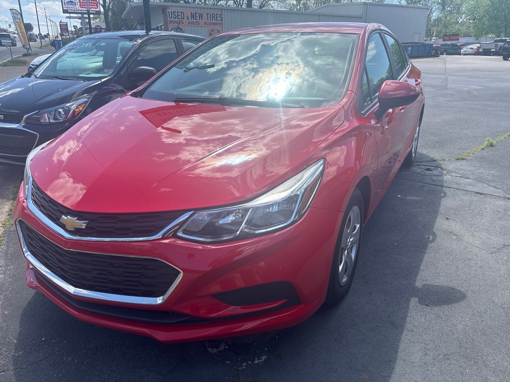2016 Chevrolet Cruze Image 2