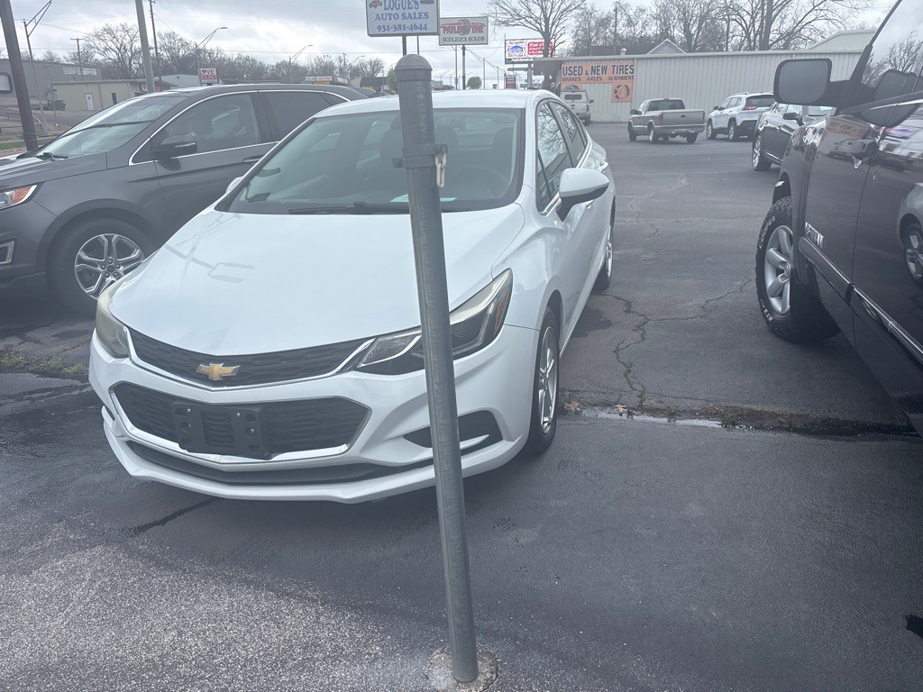 2017 Chevrolet Cruze Image 2