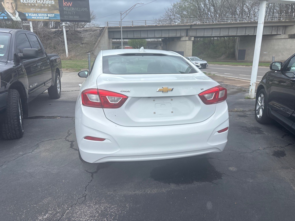 2017 Chevrolet Cruze Image 4